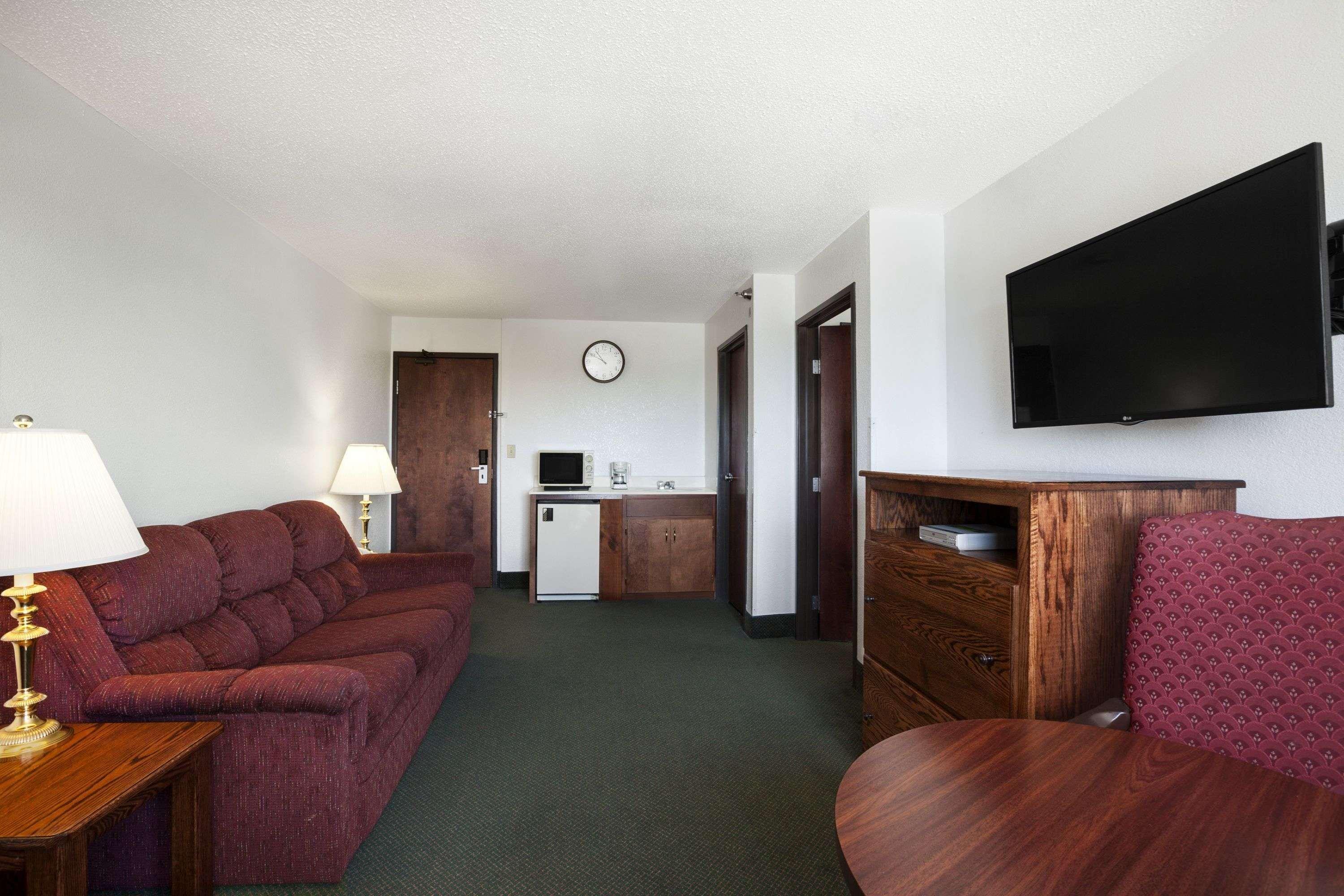 Super 8 By Wyndham Bowling Green Εξωτερικό φωτογραφία
