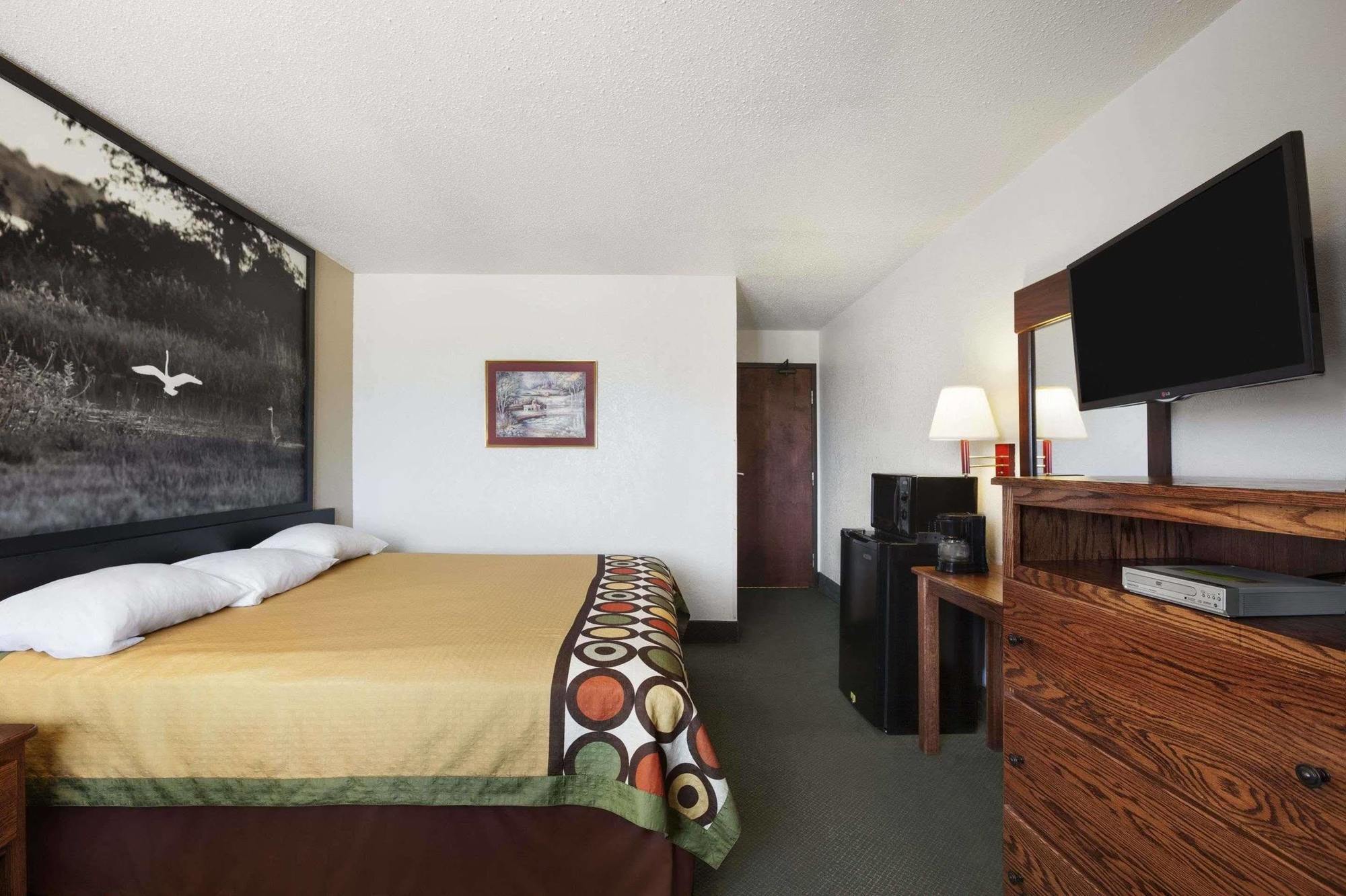 Super 8 By Wyndham Bowling Green Εξωτερικό φωτογραφία